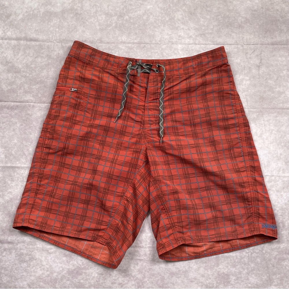 Patagonia Wavefarer Board Shorts Swim Trunks Mens 32 Red Plaid Tartan Beach Surf
